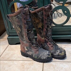 Magellan Men’s Snake Defender Camo High-Top Boots Size 10.5
